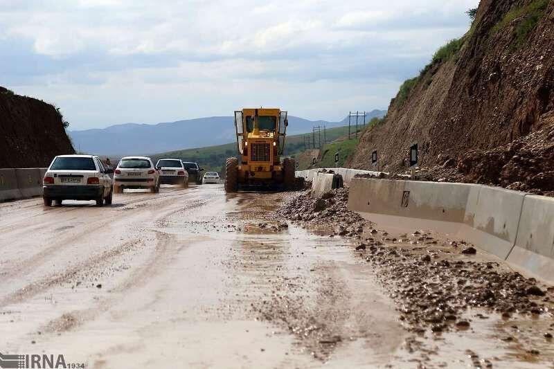 خبرنگاران تردد در محورهای مسدود شده شیروان برقرار شد خبرنگاران تردد در محورهای مسدود شده شیروان برقرار شد