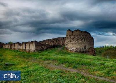 بنای تاریخی کهنه قلعه مشگین شهر احیا می گردد