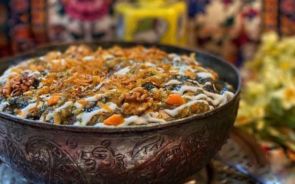 طرز تهیه ماش و قمری یکی از غذاهای لذیذ و عالی اصفهانی طرز تهیه ماش و قمری یکی از غذاهای لذیذ و عالی اصفهانی